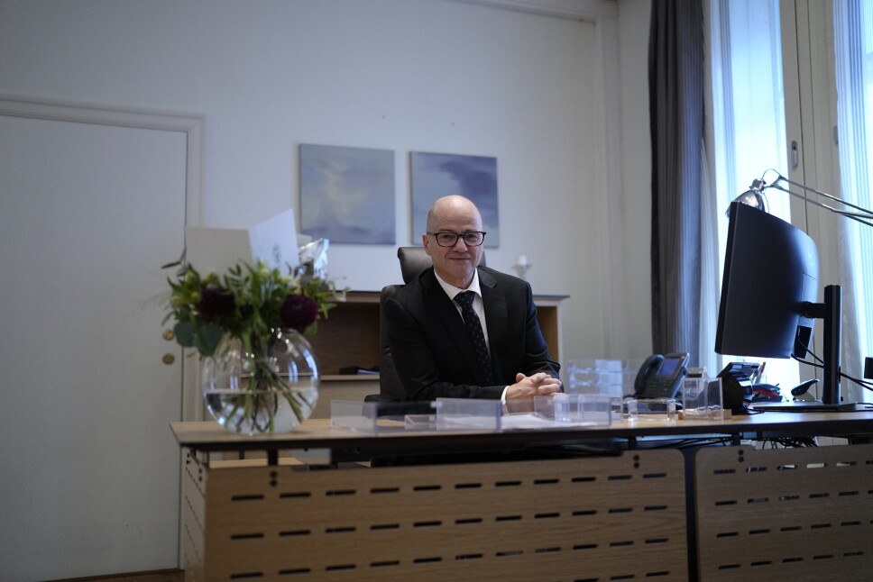 TIL BRUSSEL: Forsvarsminister Odd Roger Enoksen (Sp) får æren av å gjennomføre den nye Ap-Sp-regjeringens første utenlandsreise når han deltar på Natos forsvarsministermøte i Brussel torsdag og fredag.