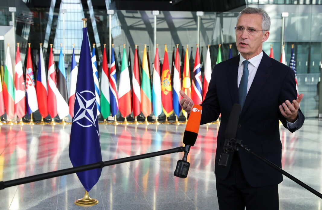 BRUSSEL: Natos generalsekretær Jens Stoltenberg møtte pressen i Natos hovedkvarter i Brussel, før han skal ha møter med alliansens forsvarsministre. REUTERS/Pascal Rossignol