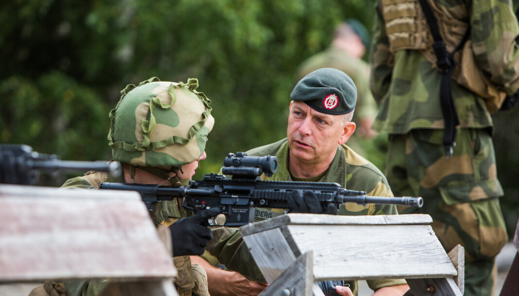 NY MILITÆRORDNING: Sersjantmajor Rune Wenneberg har vært sjefssersjant i Hæren siden 2015. Han mener OMT har gitt bedre soldater og ledere. 1. november overtar han som Forsvarets sjefssersjant. NY MILITÆRORDNING: Sersjantmajor Rune Wenneberg har vært sjefssersjant i Hæren siden 2015. Han mener OMT har gitt bedre soldater og ledere. 1. november overtar han som Forsvarets sjefssersjant.