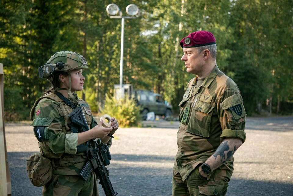 SOLDATMØTE: – En av de viktigste funksjonene er å treffe folk og gi sjefen et inntrykk av hva folk i systemet er opptatt av, sier Ingar Lund.