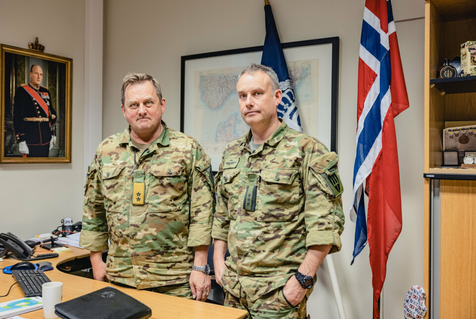 Oberst Brage Larssen (t.h.) og sjef Forsvarets spesialstyrker generalmajor Torgeir Gråtrud. Begge var med å opprette CRU i 2007.