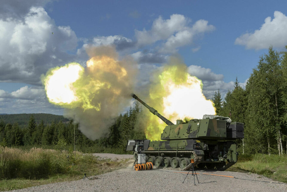 ØKT REKKEVIDDE: Skarpskyting med K9-Thunder på Rena. Artilleriskytset kan i fremtiden bruke granater med integrert ramjet-motor.