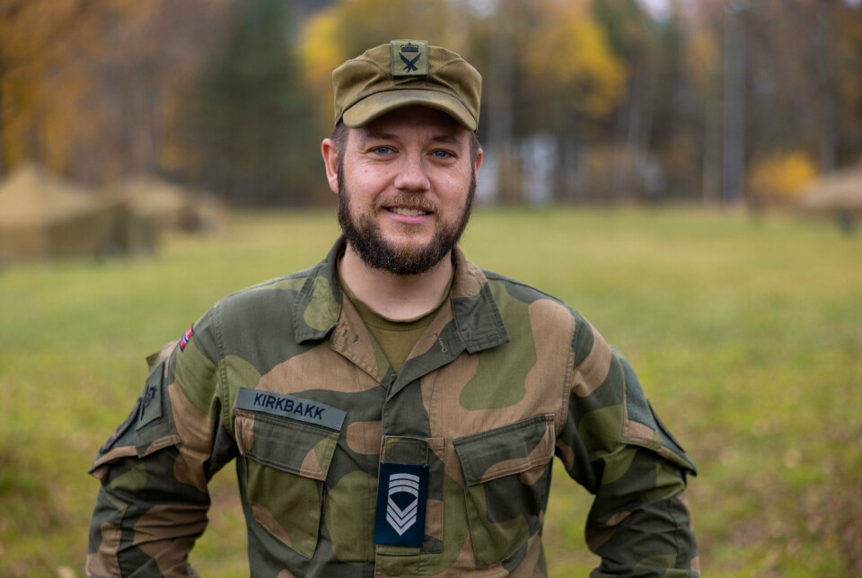 KJEVIK: Kommandérsersjant Per Kristian Kirkbakk er sjef for Luftforsvarets spesialistskole på Kjevik.