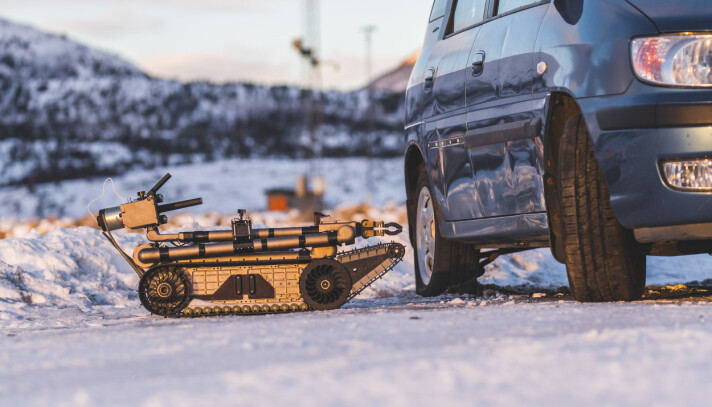 FJERNSTYRT: En eksplosivrydder fra Stridstrenbataljonen i Brigade Nord. I fremtiden vil vi kanskje se mer av forskjellige typer roboter og kunstig intelligens. FJERNSTYRT: En eksplosivrydder fra Stridstrenbataljonen i Brigade Nord. I fremtiden vil vi kanskje se mer av forskjellige typer roboter og kunstig intelligens.