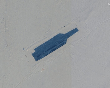 Satellittfoto: Kina bygger fullskalamodeller av amerikanske krigsskip