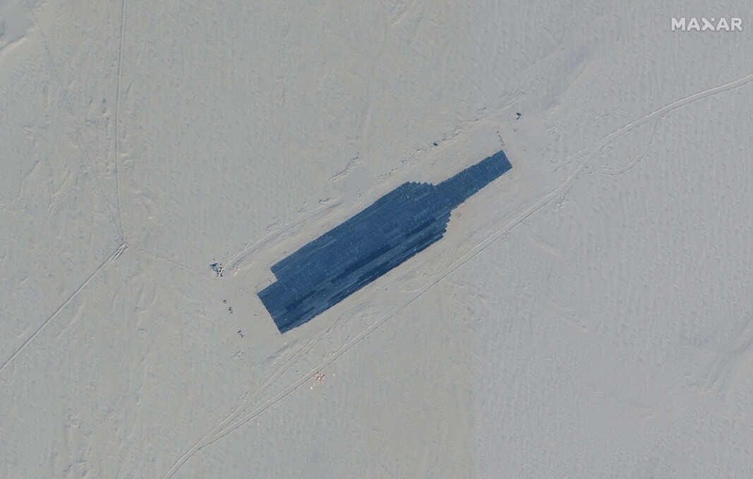 MODELL: Dette satelittbilde tatt 20. oktober viser angivelig en fullskala modell av et amerikansk hangarskip. MODELL: Dette satelittbilde tatt 20. oktober viser angivelig en fullskala modell av et amerikansk hangarskip.