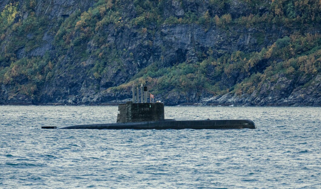 PÅ ØVELSE: KNM Uredd på torpedoøvelse i Lyngfjorden i september.