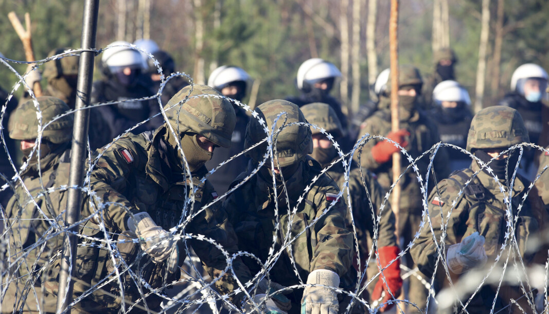 FORSTERKNINGER: Polen har sendt 3000 flere soldater til grensen mot Hviterussland hvor migranter har forsøkt å krysse over til EU. FORSTERKNINGER: Polen har sendt 3000 flere soldater til grensen mot Hviterussland hvor migranter har forsøkt å krysse over til EU.