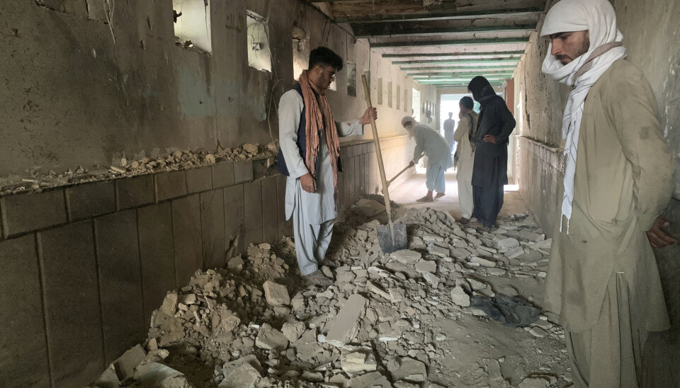 BOMBE: Det har den siste tiden vært flere angrep mot moskeer i Afghanistan. Bildet viser skadene etter et selvmordsangrep i oktober. Den 12. november var det et nytt angrep, denne gangen i Nangarhar-provinsen.