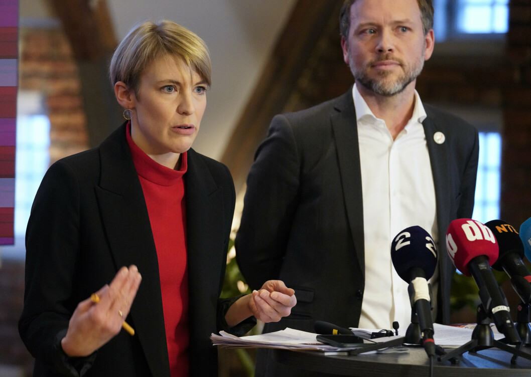 FORHANDLINGSKLARE: Finanspolitisk talsperson Kari Elisabeth Kaski (SV) og SV-leder Audun Lysbakken legger fram SVs alternative budsjett mandag formiddag.