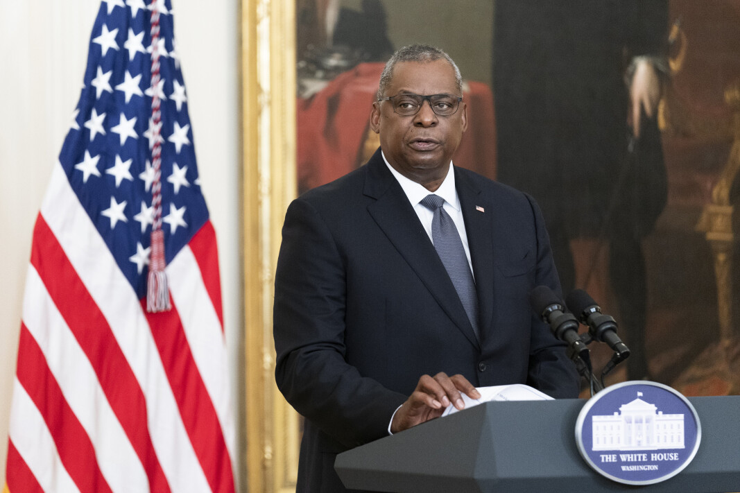 FORSVARSMINISTER: Lloyd Austin under en seremoni for familiene til veteraner i Det hvite hus 10. november. FORSVARSMINISTER: Lloyd Austin under en seremoni for familiene til veteraner i Det hvite hus 10. november.