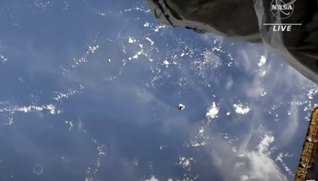 SØKTE DEKNING: Jorden sett fra Den internasjonale romstasjonen (ISS) 11. november. Russlands test av et anti-satellittmissil satte mandag mannskapet og romstasjonen i fare, hevder Nasa.