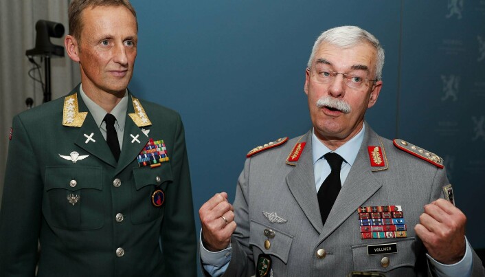ALLIERTE: Forsvarssjef Eirik Kristoffersen (t.v.) møtte lederen for Natos JFCBS Jörg Vollmer da sistnevnte besøkte Norge i november.