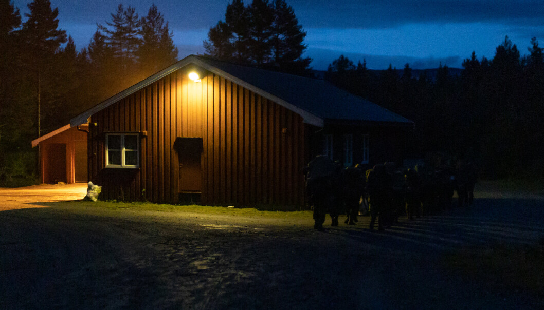 FUNNET DØD: Politiet har avsluttet etterforskningen etter at en heimevernssoldat lørdag ble funnet død på Heistadmoen øvningsfelt. Bildet er tatt i forbindelse med en øvelse i september. FUNNET DØD: Politiet har avsluttet etterforskningen etter at en heimevernssoldat lørdag ble funnet død på Heistadmoen øvningsfelt. Bildet er tatt i forbindelse med en øvelse i september.