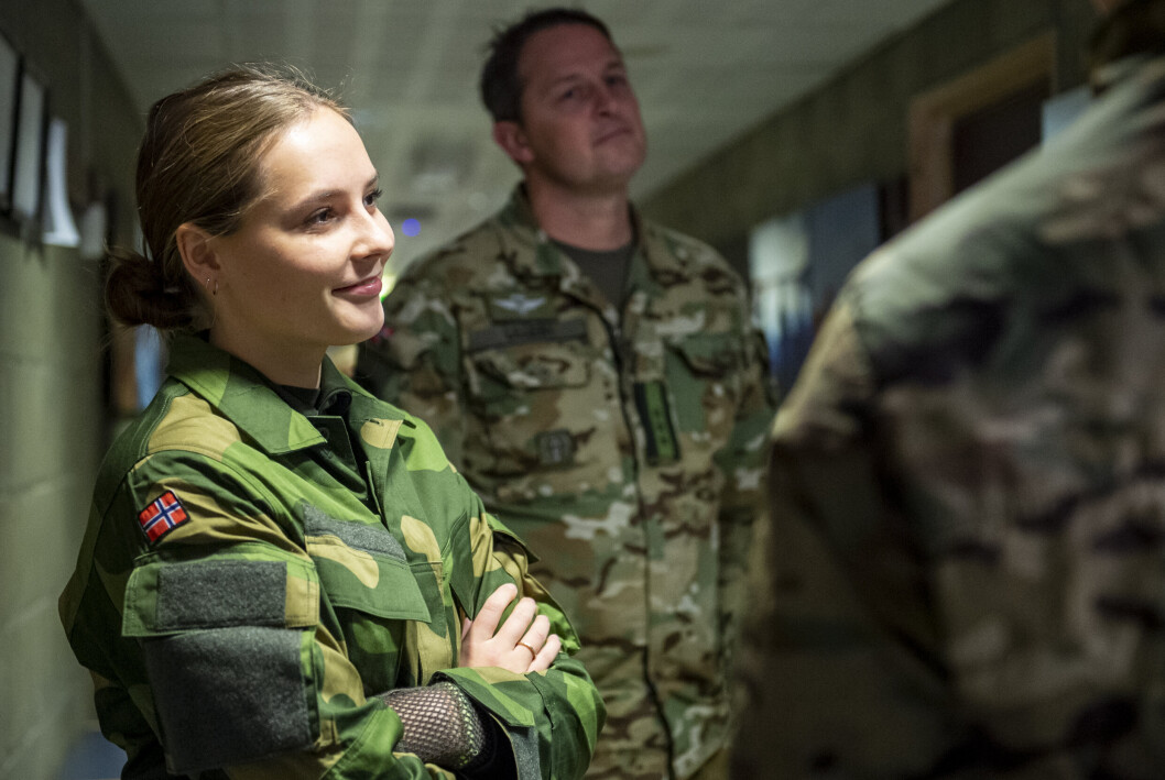 Prinsesse Ingrid Alexandra besøkte lørdag Rena Leir. Til høyre oberst og sjef for Forsvarets spesialkommando (FSK), Lars Lilleby. Prinsesse Ingrid Alexandra besøkte lørdag Rena Leir. Til høyre oberst og sjef for Forsvarets spesialkommando (FSK), Lars Lilleby.