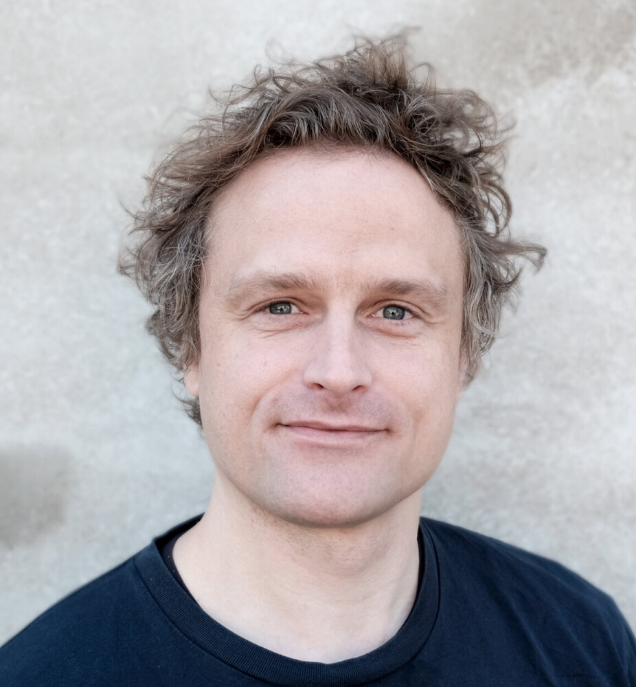 Alexander Olsen er både klinisk nevropsykolog ved St. Olavs hospital og forsker ved NTNU.