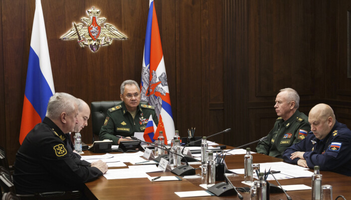 MØTE: Russlands forsvarsminister Sergej Sjojgu hadde tirsdag et videomøte med Kinas forsvarsminister Wei Fenghe.