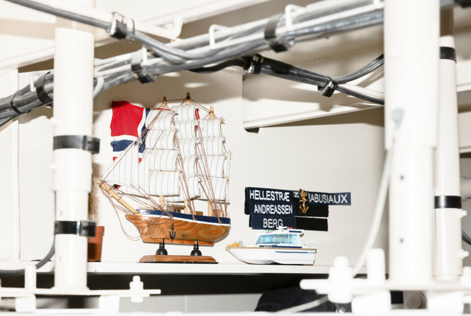 PYNT: En modell av en gammel seilskute pryder lugaren på KNM Fritdjof Nansen.