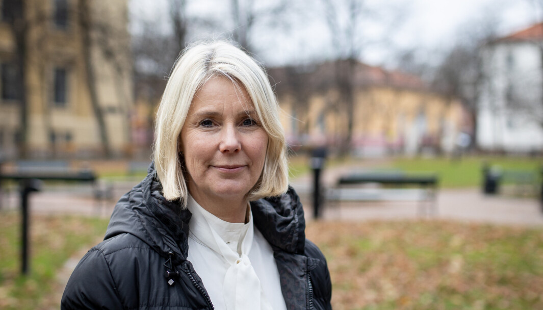 BEKLAGER: Vigdis By Kampenes, avdelingsdirektør prosjekt og utvikling i Forsvarsbygg, sier Forsvarsbygg beklager at kasernene er bygd for høye. Her var Kampenes utenfor Forsvarsbyggs lokaler i Oslo 12. november. BEKLAGER: Vigdis By Kampenes, avdelingsdirektør prosjekt og utvikling i Forsvarsbygg, sier Forsvarsbygg beklager at kasernene er bygd for høye. Her var Kampenes utenfor Forsvarsbyggs lokaler i Oslo 12. november.