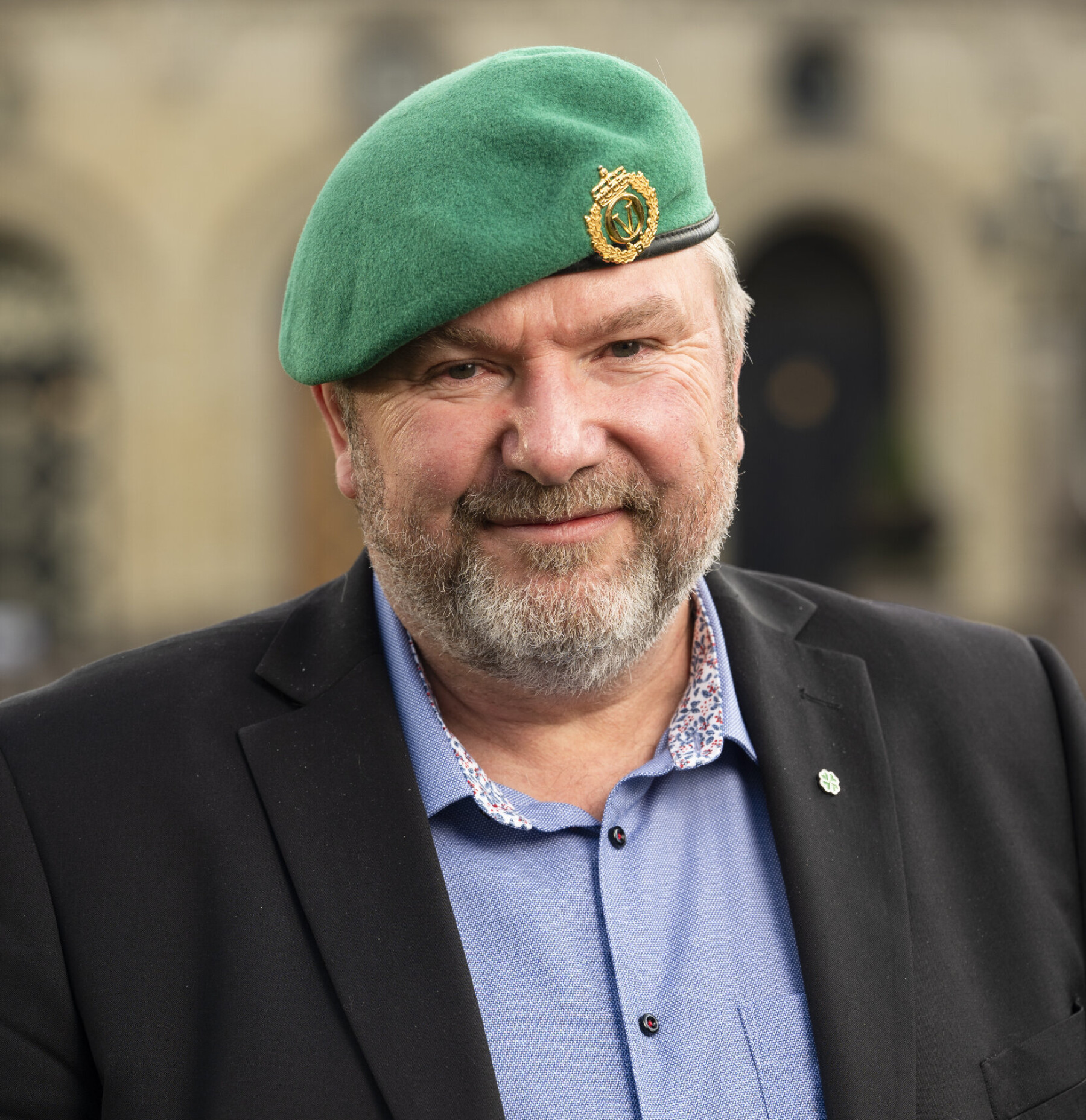 Bengt Fasteraune har vært i Forsvaret. Bengt Fasteraune har vært i Forsvaret.