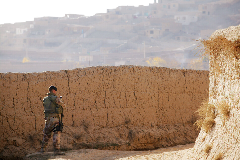 AFGHANISTAN: En norske soldat i ISAF-styrken patruljerer i Kabul i 2004.