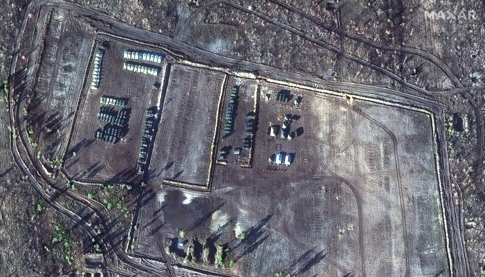 STYRKER: Satellittbilder fra Maxar Technologies viser russiske styrker i Voronesj-regionen nær grensen til Ukraina 26. november i år.
