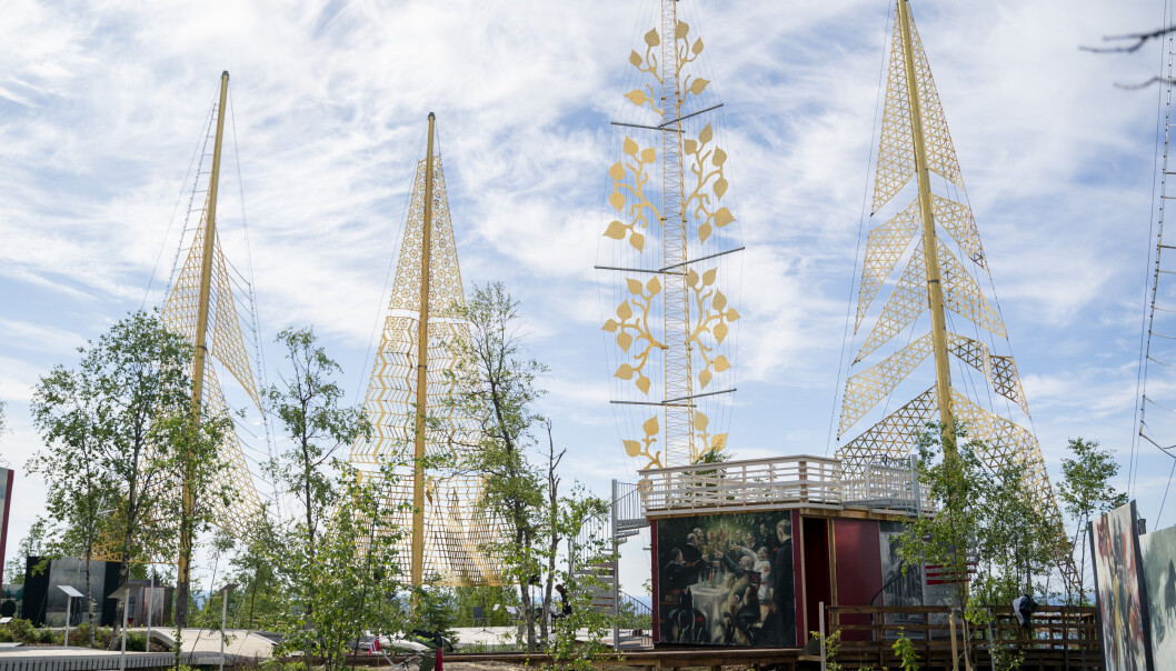KUNSTMONUMENT: Roseslottet er en kunstinstallasjon og pedagogisk prosjekt som forteller historien om okkupasjonen av Norge. KUNSTMONUMENT: Roseslottet er en kunstinstallasjon og pedagogisk prosjekt som forteller historien om okkupasjonen av Norge.