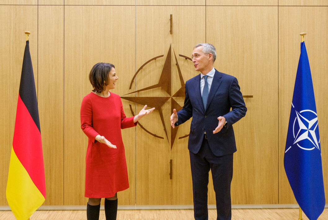 NATO: Tysklands utenriksminister, Annalena Baerbock lover Sverige og Finland en rask prosess når det gjelder deres potensielle Nato-medlemskap. Her er hun sammen med Generalsekretær i Nato, Jens Stoltenberg. NATO: Tysklands utenriksminister, Annalena Baerbock lover Sverige og Finland en rask prosess når det gjelder deres potensielle Nato-medlemskap. Her er hun sammen med Generalsekretær i Nato, Jens Stoltenberg.