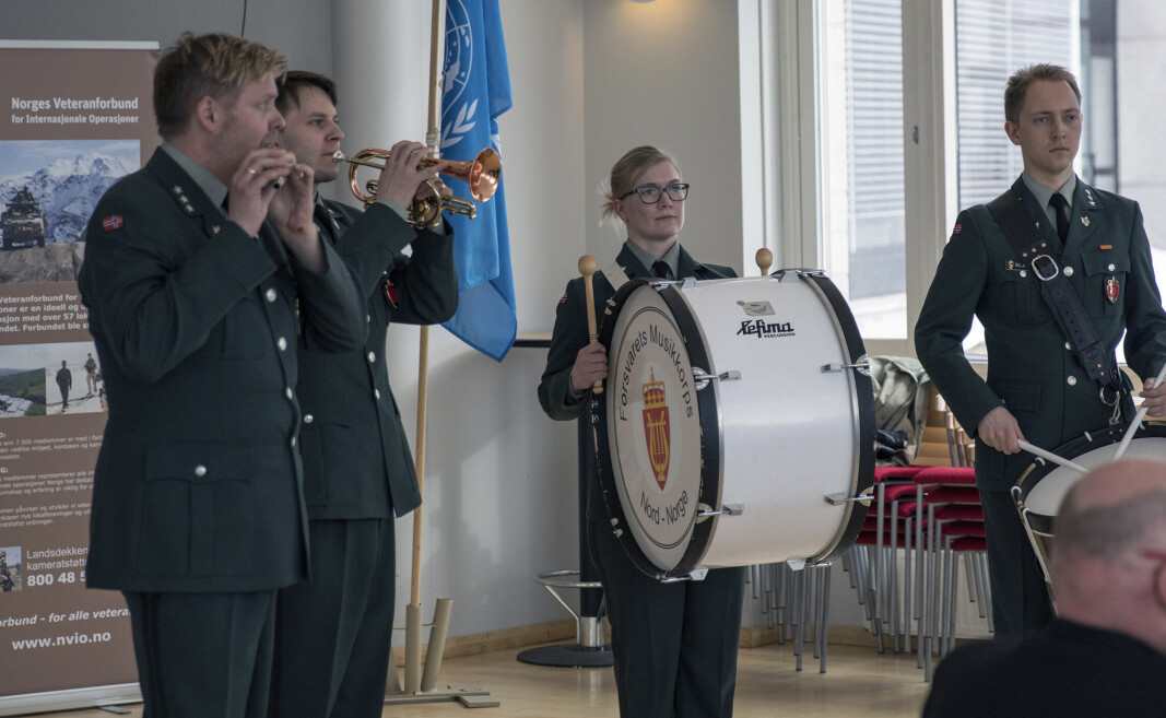 AVLYSER: Hærens musikkorps består av 29 profesjonelle musikere. Her spiller noen av dem på UNIFIL-markeringen i Narvik. AVLYSER: Hærens musikkorps består av 29 profesjonelle musikere. Her spiller noen av dem på UNIFIL-markeringen i Narvik.