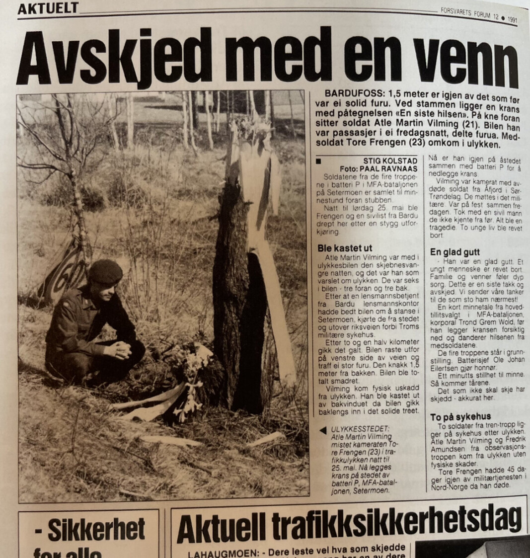 En kamerat av avdøde trafikkoffer er tilbake på ulykkesstedet og forteller om hvordan han ble kastet ut av bilen i det kraftige sammenstøtet. (Faksimile av oppslag i Nr. 12 i 1991) En kamerat av avdøde trafikkoffer er tilbake på ulykkesstedet og forteller om hvordan han ble kastet ut av bilen i det kraftige sammenstøtet. (Faksimile av oppslag i Nr. 12 i 1991)