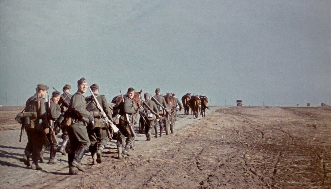 TRUSSEL: Angrepet fra Tyskland var en eksistensiell trussel for Sovjetunionen. Her ser vi tyske soldater på frammarsj under operasjon Barbarossa i 1941. TRUSSEL: Angrepet fra Tyskland var en eksistensiell trussel for Sovjetunionen. Her ser vi tyske soldater på frammarsj under operasjon Barbarossa i 1941.