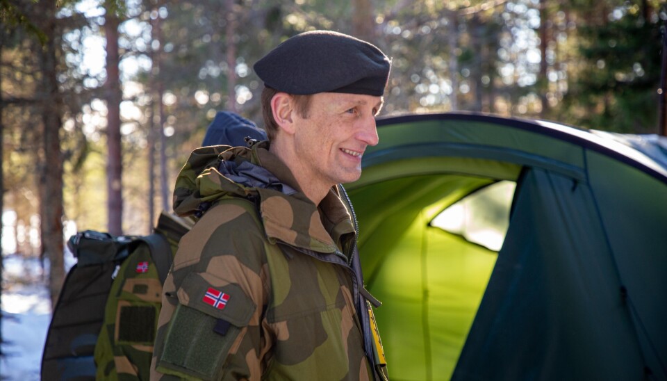 FORSVARSSJEF: Forsvaret må være attraktiv for de lederne som vil gjøre militær karriere, skriver Jens Jahren. Han er kritisk til forsvarssjef Eirik Kristoffersens (bildet) planer om å kutte antall offiserer.