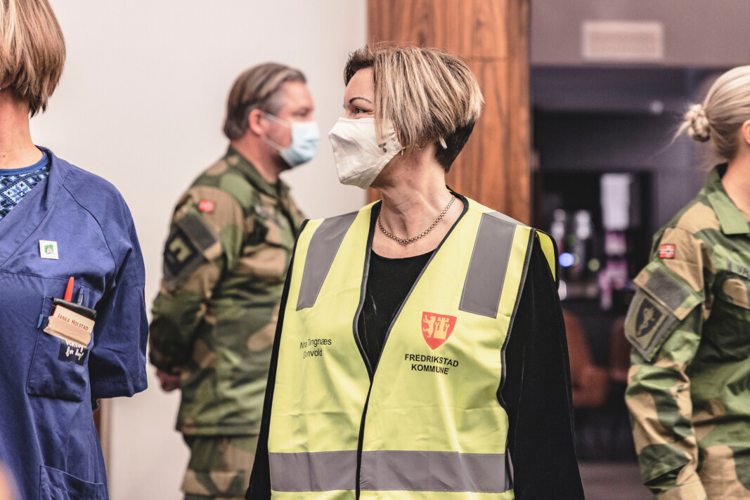 LEDER KRISELEDELSEN: Kommunedirektør Nina Tangnæs Grønvold i Fredrikstad kommune forteller at Forsvarets bistand også booster arbeidsgleden. LEDER KRISELEDELSEN: Kommunedirektør Nina Tangnæs Grønvold i Fredrikstad kommune forteller at Forsvarets bistand også booster arbeidsgleden.