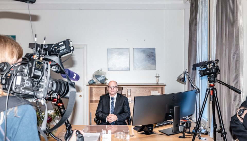 FERSK MINISTER: Forsvarsminister Odd Roger Enoksen (Sp) rigget seg til på sitt nye kontor i oktober 2021. Her svarer han på hva han gleder seg til og venter fra året som kommer.