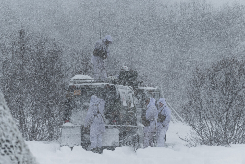 UVÆR: Dette bildet viser soldater fra US. Army 1st Squadron (Airborne), 91st Cavalry Regiment i nordnorsk ruskevær under øvelse Joint Viking i 2017.