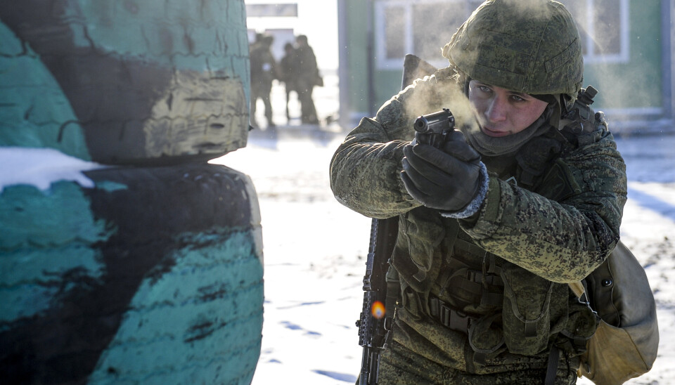 ØVELSE: En russisk soldat deltar på en militærøvelse ved Kadamovskii i Rostovskaja oblast, drøye 50 kilometer fra grensen til Ukraina onsdag. Flere øvelser skal finne sted før nyttår. ØVELSE: En russisk soldat deltar på en militærøvelse ved Kadamovskii i Rostovskaja oblast, drøye 50 kilometer fra grensen til Ukraina onsdag. Flere øvelser skal finne sted før nyttår.