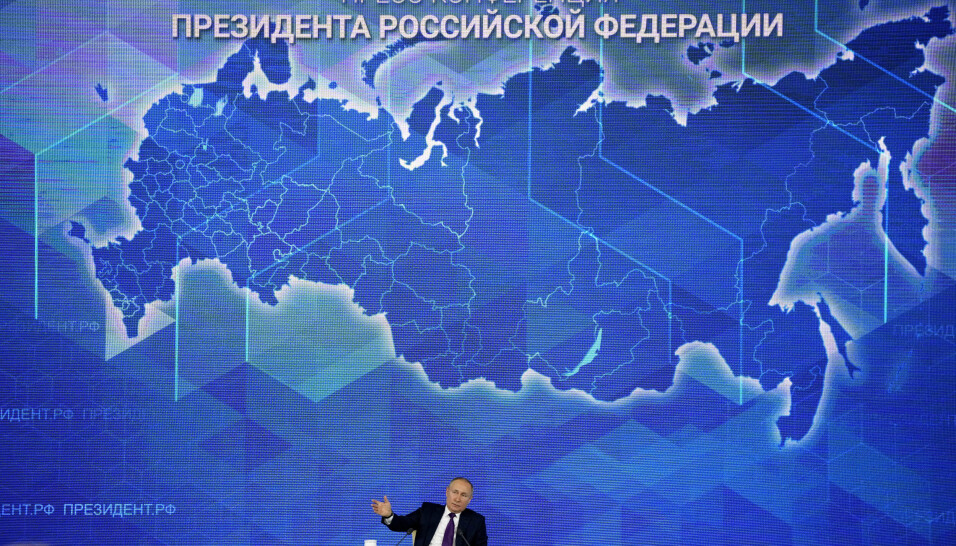 ÅRLIG PRESSEKONFERANSE: Russlands president Vladimir Putin sa på sin årlige pressekonferanse at han har fått positive signaler på mulige forhandlinger med Vesten etter nyttår. ÅRLIG PRESSEKONFERANSE: Russlands president Vladimir Putin sa på sin årlige pressekonferanse at han har fått positive signaler på mulige forhandlinger med Vesten etter nyttår.