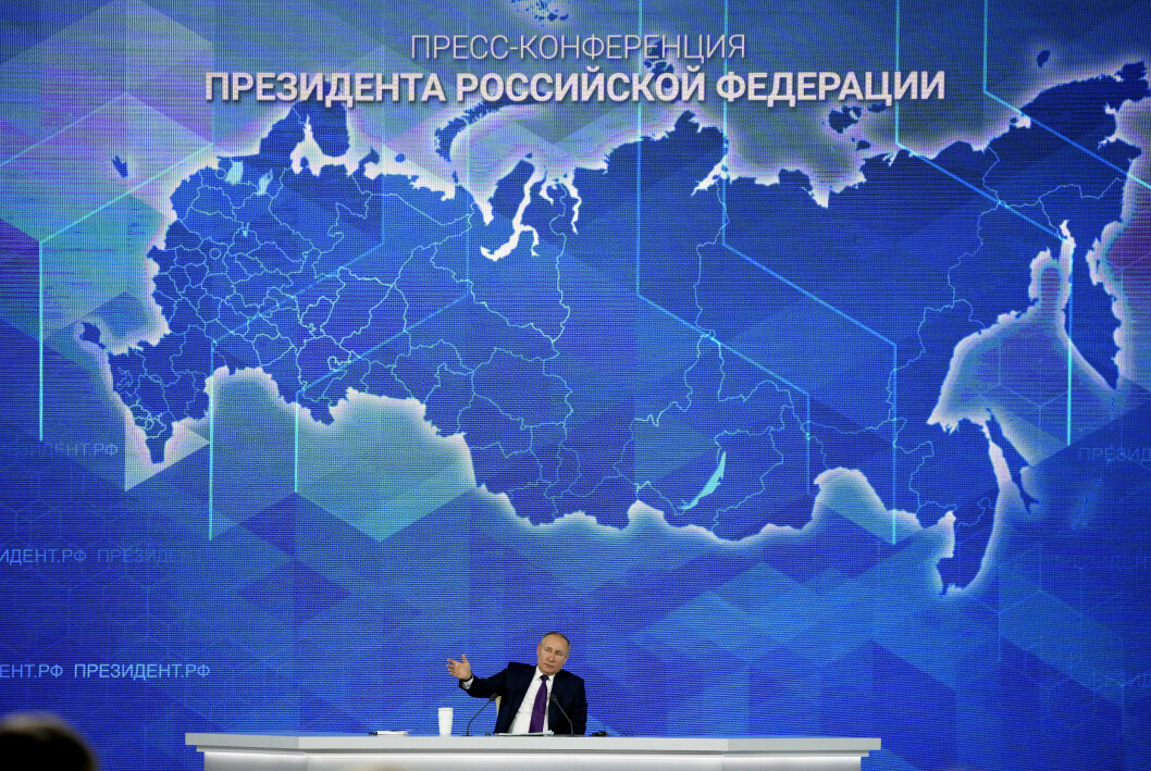 TRADISJON: Russlands president Vladimir Putin avbildet under sin årlige pressekonferanse 23. desember.