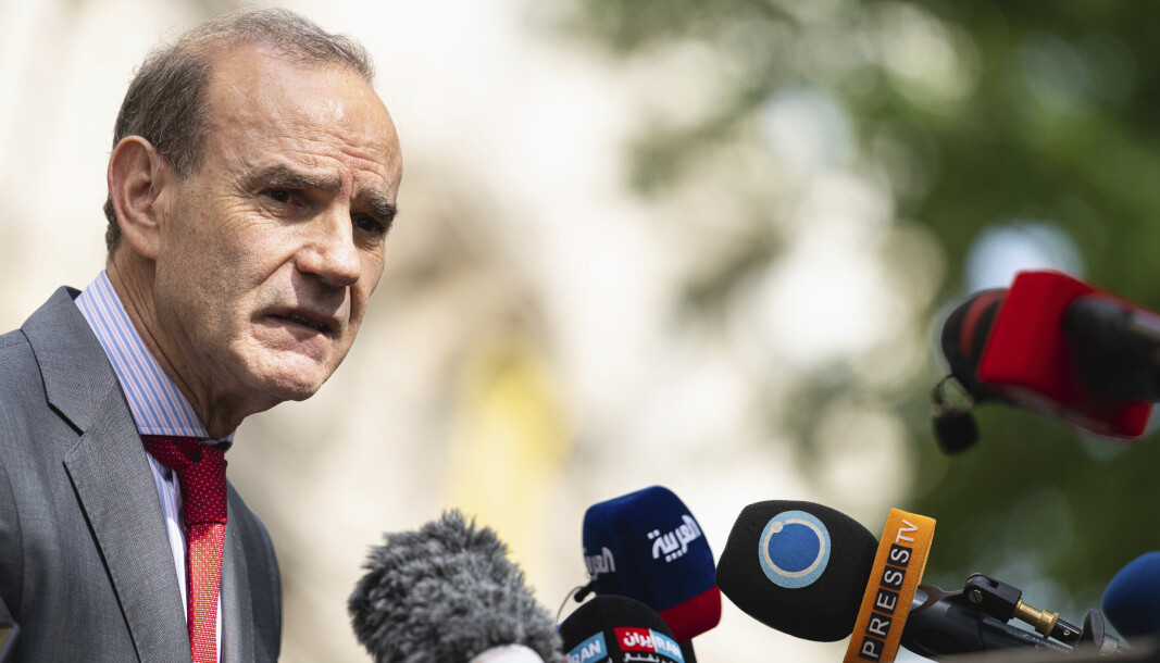 EU: Diplomat Enrique Mora leder samtalene rundt atomavtalen. EU: Diplomat Enrique Mora leder samtalene rundt atomavtalen.
