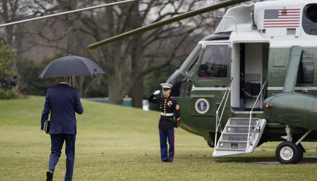 USA: President Joe Biden på vei om bord i helikopteret Marine One utenfor Det hvite hus mandag. USA: President Joe Biden på vei om bord i helikopteret Marine One utenfor Det hvite hus mandag.