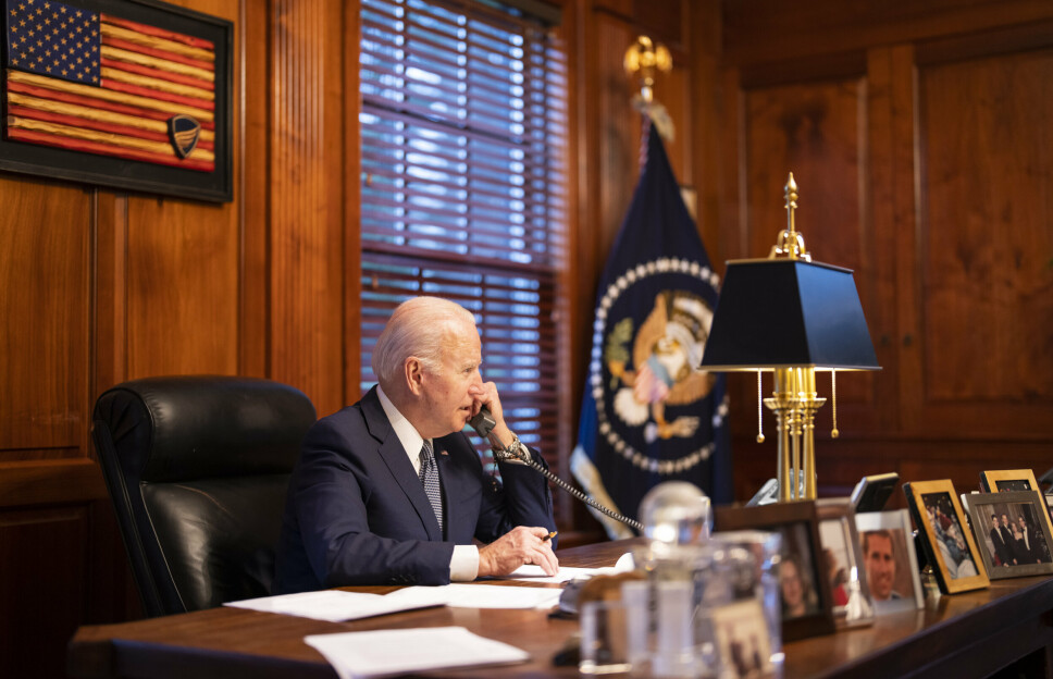 TELEFONSAMTALE: Joe Biden under sin prat med Russlands president Vladimir Putin.