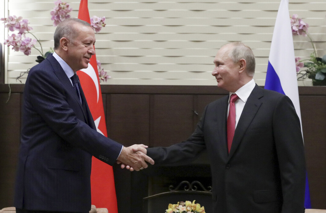 MOTPARTER: Tyrkias president Recep Tayyip Erdoğan (t.v.) og Russlands president Vladimir Putin møttes i september 2021. Søndag hadde de nye telefonsamtaler. MOTPARTER: Tyrkias president Recep Tayyip Erdoğan (t.v.) og Russlands president Vladimir Putin møttes i september 2021. Søndag hadde de nye telefonsamtaler.