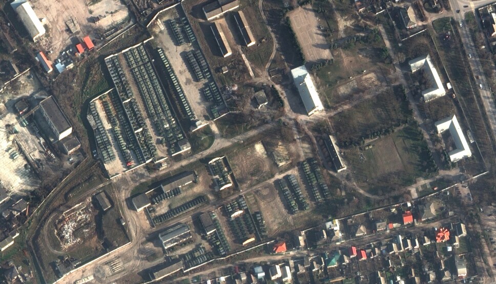 STYRKER: Satellittbilder viser russiske styrker på den ukrainske Krim-halvøyen, som Russland annekterte i 2014. Bildet er fra 13. desember 2021.