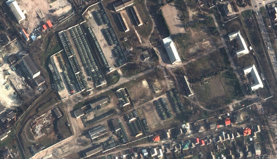 STYRKER: Satellittbilder viser russiske styrker på den ukrainske Krim-halvøyen, som Russland annekterte i 2014. Bildet er fra 13. desember 2021.