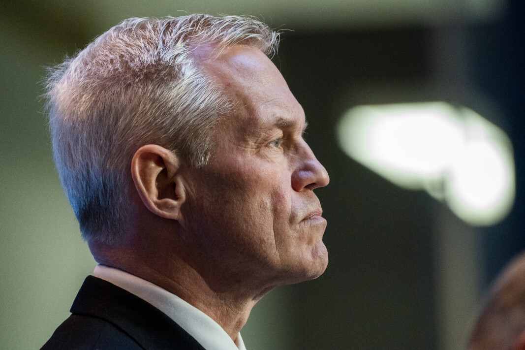 KUNST: Sjef for Etterretningstjenesten, viseadmiral Nils Andreas Stensønes vil ha kunst på forsiden av den åpne trussel- og risikovurderingen. KUNST: Sjef for Etterretningstjenesten, viseadmiral Nils Andreas Stensønes vil ha kunst på forsiden av den åpne trussel- og risikovurderingen.