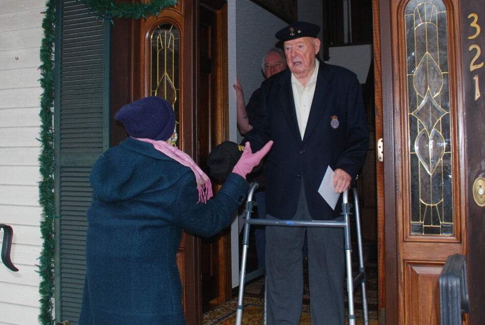 Jubilanten tar imot gjestene,