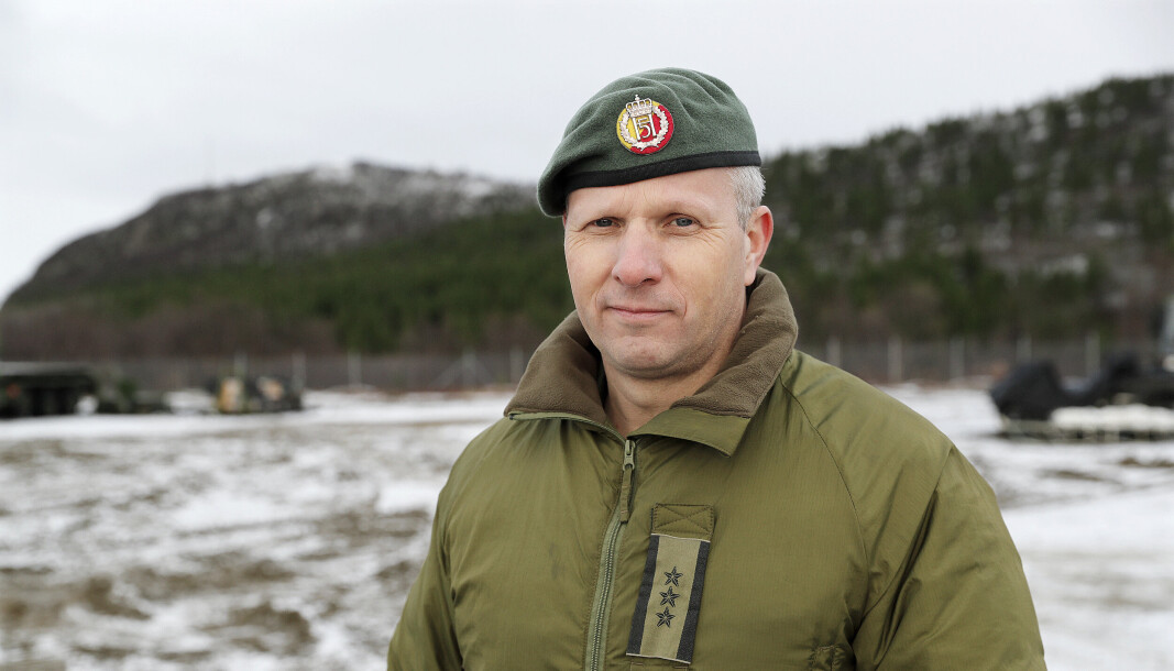FINNMARK: Sjef for Finnmark Landforsvar oberst Tomas Beck sier de er i stand til å stå i mot flere typer angrep. FINNMARK: Sjef for Finnmark Landforsvar oberst Tomas Beck sier de er i stand til å stå i mot flere typer angrep.
