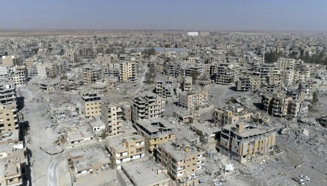 JEVNET MED JORDEN: Byen Raqqa i Syria var hovedstaden til terrorgruppa IS en kort periode i 2014. Den ble sønderbombet av syriske styrker. Bildet er fra 2017.