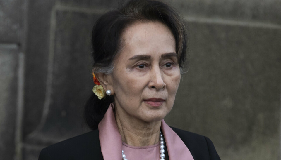 FENGSEL: Myanmars avsatte regjeringssjef, fredsprisvinner Aung San Suu Kyi, er dømt til ytterligere fire år i fengsel. Hun er dømt for ulovlig import og besittelse av walkietalkier og for å ha brutt koronareglene.