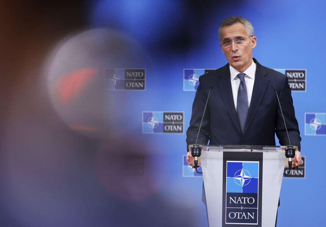 SNAKKET SAMMEN: Generalsekretær i Nato, Jens Stoltenberg, opplyser overfor Aftenposten at han har diskutert stillingen som sjef i Norges Bank to ganger med oljefondssjef Nicolai Tangen. SNAKKET SAMMEN: Generalsekretær i Nato, Jens Stoltenberg, opplyser overfor Aftenposten at han har diskutert stillingen som sjef i Norges Bank to ganger med oljefondssjef Nicolai Tangen.